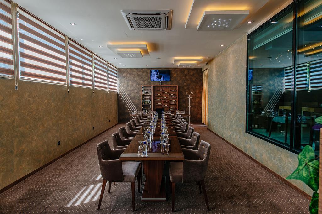 Hotel New Star Podgorica Exterior photo