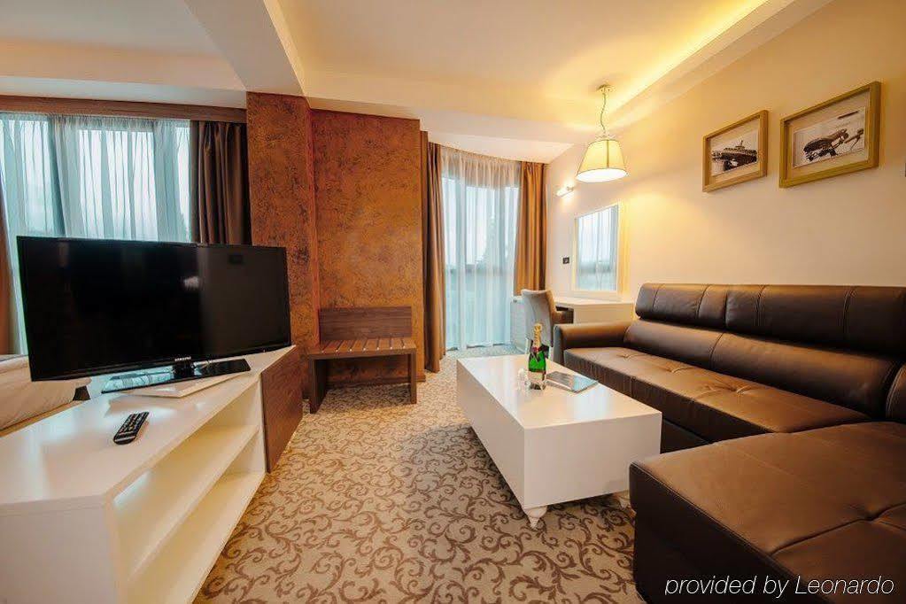 Hotel New Star Podgorica Exterior photo